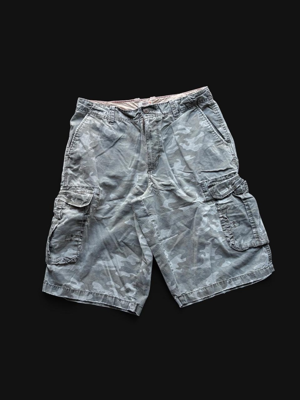 ✨Route 66 gray
camo cargo shorts Size 36✨